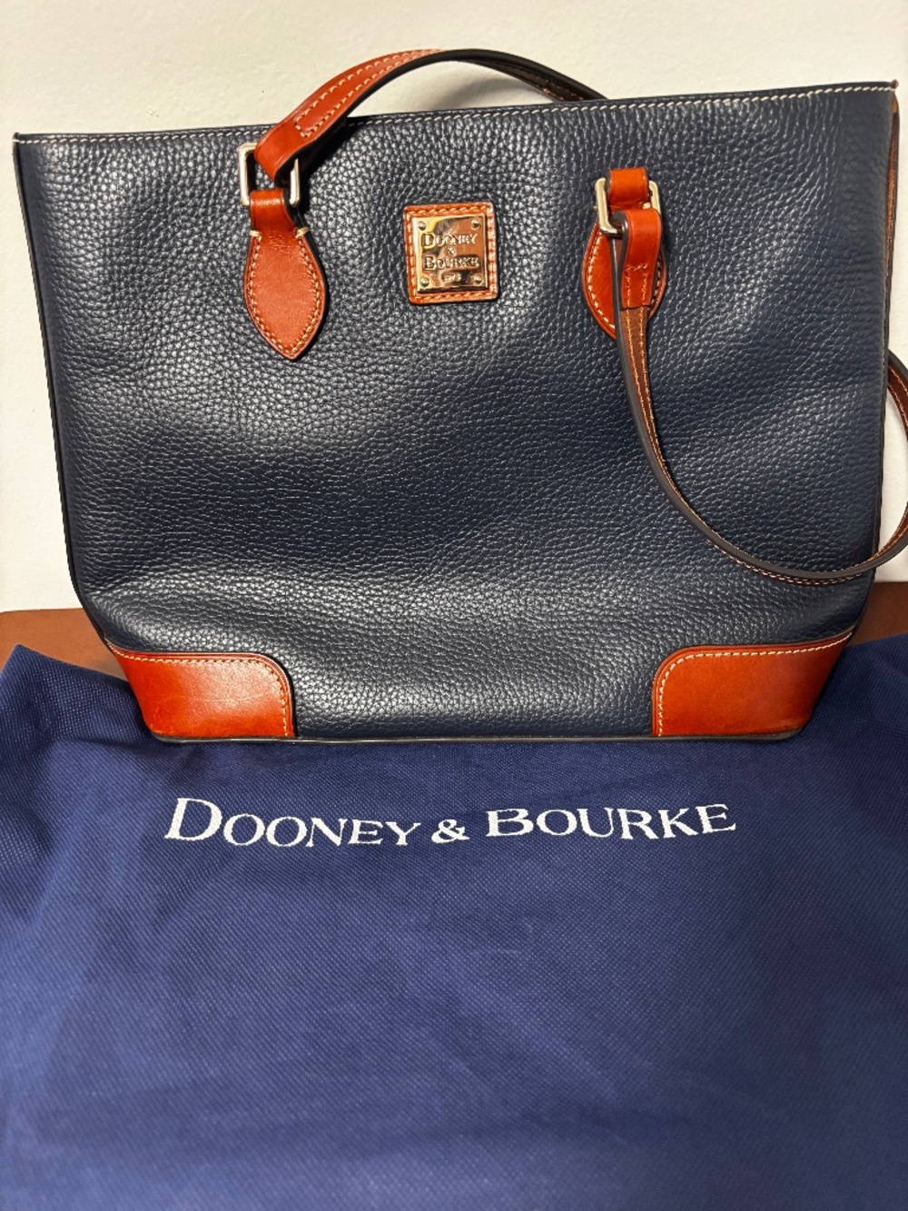 Dooney & Bourke Pebble Grain Small Wren Zip Tote